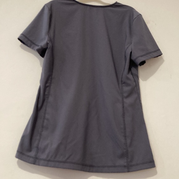Urbane Scrub top in excellent pre~loved condition. Super soft and comfor… - Picture 5 of 7